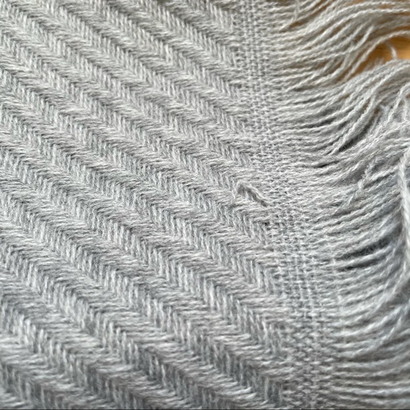 Terra Di Siena Tweed Scarf with Fringe Grey - Picture 11 of 12